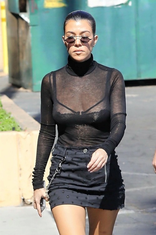 slave2womyn: Kneel down before Mistress Kourtney