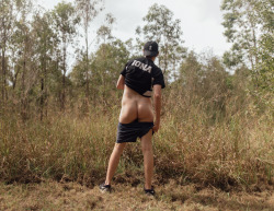 tomfaulk:  straya bush bum