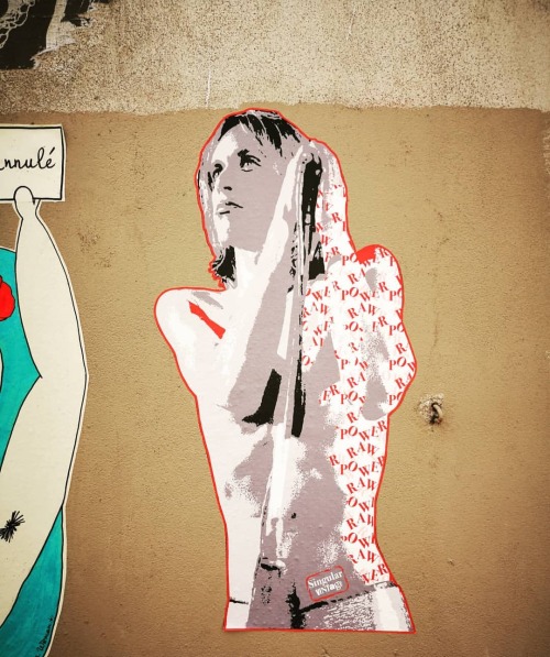 Rock ‘n’ Roll, baby Artwork by @singularvintage _________________ #paris #france #street