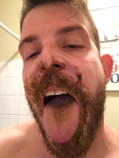 manpigs1:  dirtydamo:  pigwest:  Eat. More. Shit. #shitselfie I love getting it up my nose so I smel