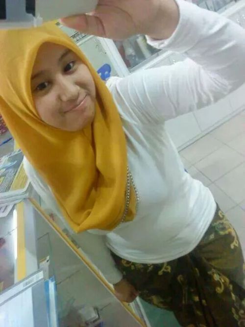 adukadandaradulu: haris7247: pehhhhh…..mau dapt sodap ni…nanak boleh… Padu