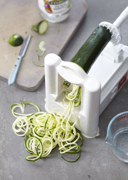 foodffs:  Shrimp Piccata With Zucchini NoodlesReally