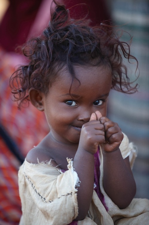 actionables:  Her name is Safa Idriss Nour and she played supermodel Waris Dirie
