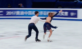 blckbetty:Gabriella Papadakis & Guillaume Cizeron become the first ice dance team to break the 2