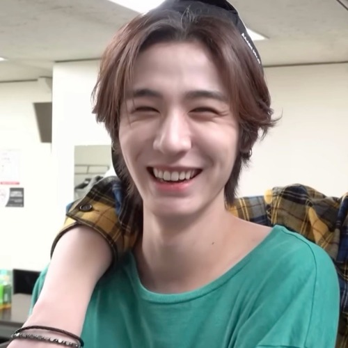 Adoring BOYFRIEND!leehan