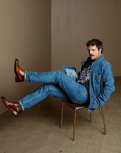 Pedro Pascal: Butwhat If I Didnt JUST Sit In The Chair??