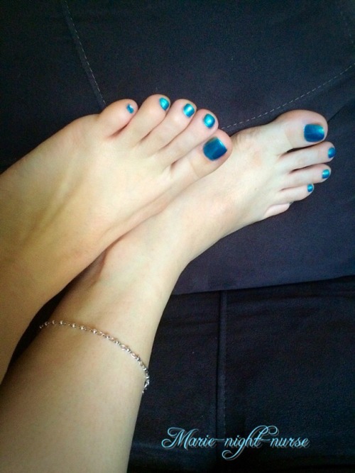 marie-night-nurse: Per a request to see my feet!!! I hope they are to your liking!!! Not my best fea