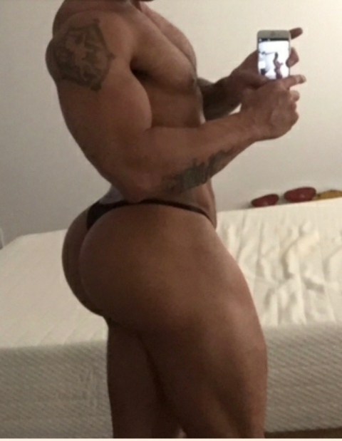 que-culo-miguel:  Finally found more of  Julio cesar n his massive round melons I’m messmarized