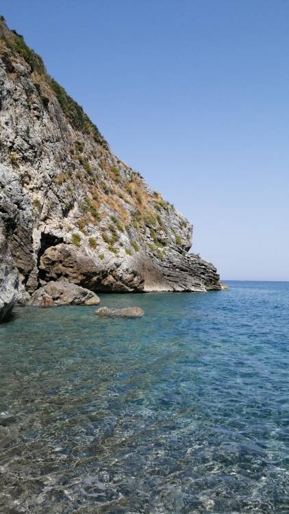 MARINA DI PATTI - foto di MarcoOggi i miei pensieri non vivono ne di amore ne di arte. Vogliono solo