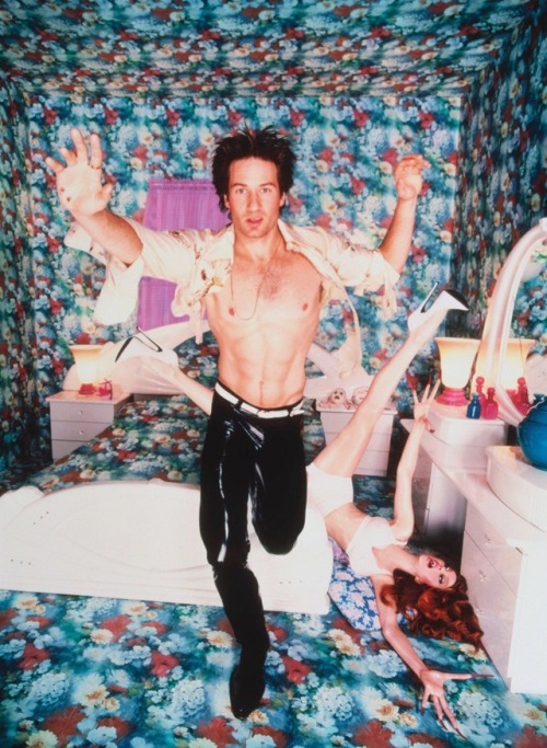 dustrial-inc:mrsfoxmulder:Honestly what even WERE the 90s???Magic.