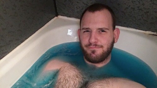 findingthehalcyon:Baths are my happy place