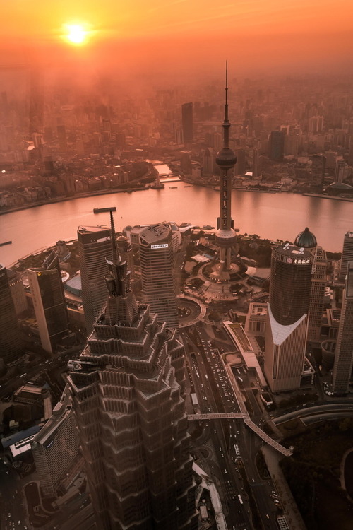 0rient-express:  Shanghai sunset | by Matthias Deiniger. 