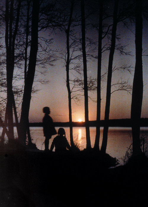 Sunset, 1925 and 1930. Autochrome, photograph – Friedrich Adolf Paneth. 