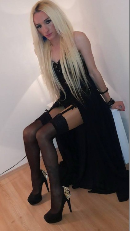 classy-crossdressers:  Cross Dressing Porn
