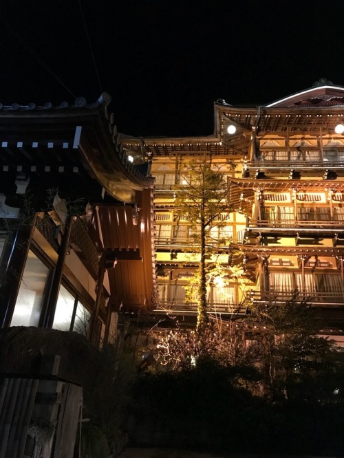 public-bath: 長野県山ノ内町・渋温泉 歴史の宿 金具屋