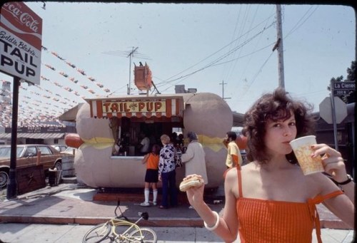 nostalgia-eh52:Vintage Los Angeles 1978:  Sigourney Weaver at Tail O’ the Pup 