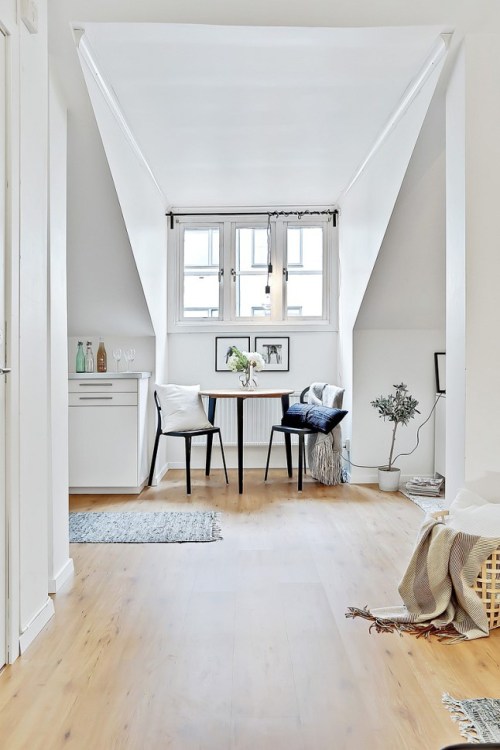 adorable-home: Lovely small and attic apartment (20 m²) Follow Adorable Home for daily design inspir