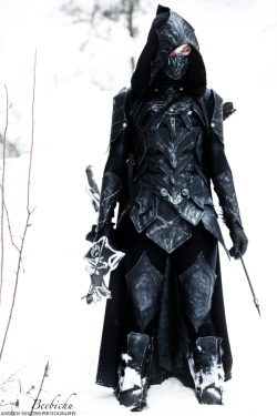 haibane-rakka:  zoe-fuentes:  elderpedia:  Skyrim Nightingale Armor Cosplay  By Amanda Eccleston   Never played Skyrim but that looks so cool 