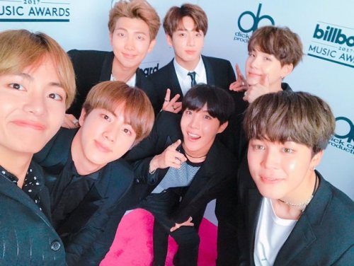 bangtan: 꿈이 이루어졌습니다!! #BBMAs  Our dream came true!! #BBMAs trans cr: sophia @ bangtan tumblr