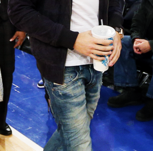staygold-mp4:  Liam at the Magic vs Knicks game 