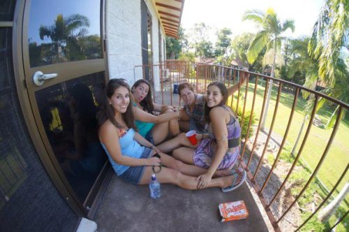 meliiums:  missin my oz girls hard. <3