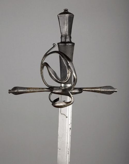 art-of-swords: LongswordDated: probably 3rd quarter of the 16th centuryMaker: Ulrich Diefstetter (ac