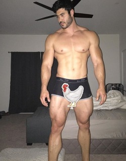 pervert4fun:  dannyjonesfitness  he is 6′7 of deliciousness &amp; I want to lick every inch 👅🍑