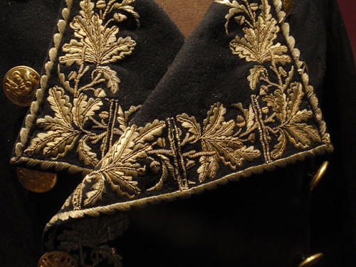 fuckyeahhistorycrushes:fapoleon-bonerparte:Detail of the gold embroidery on one of Napoleon’s 