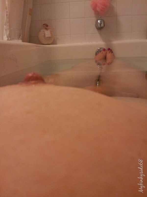 mykinkyside68:  Home sweet tub! Listening to a little Zeppelin: &ldquo;Communication