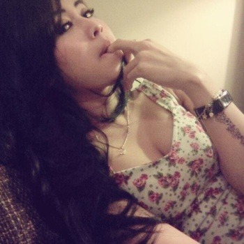 indonesian-nude:  Tante Amoy Bugil
