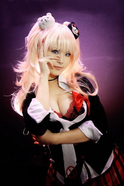 your-cosplay-source:  More @ http://your-cosplay-source.tumblr.com 