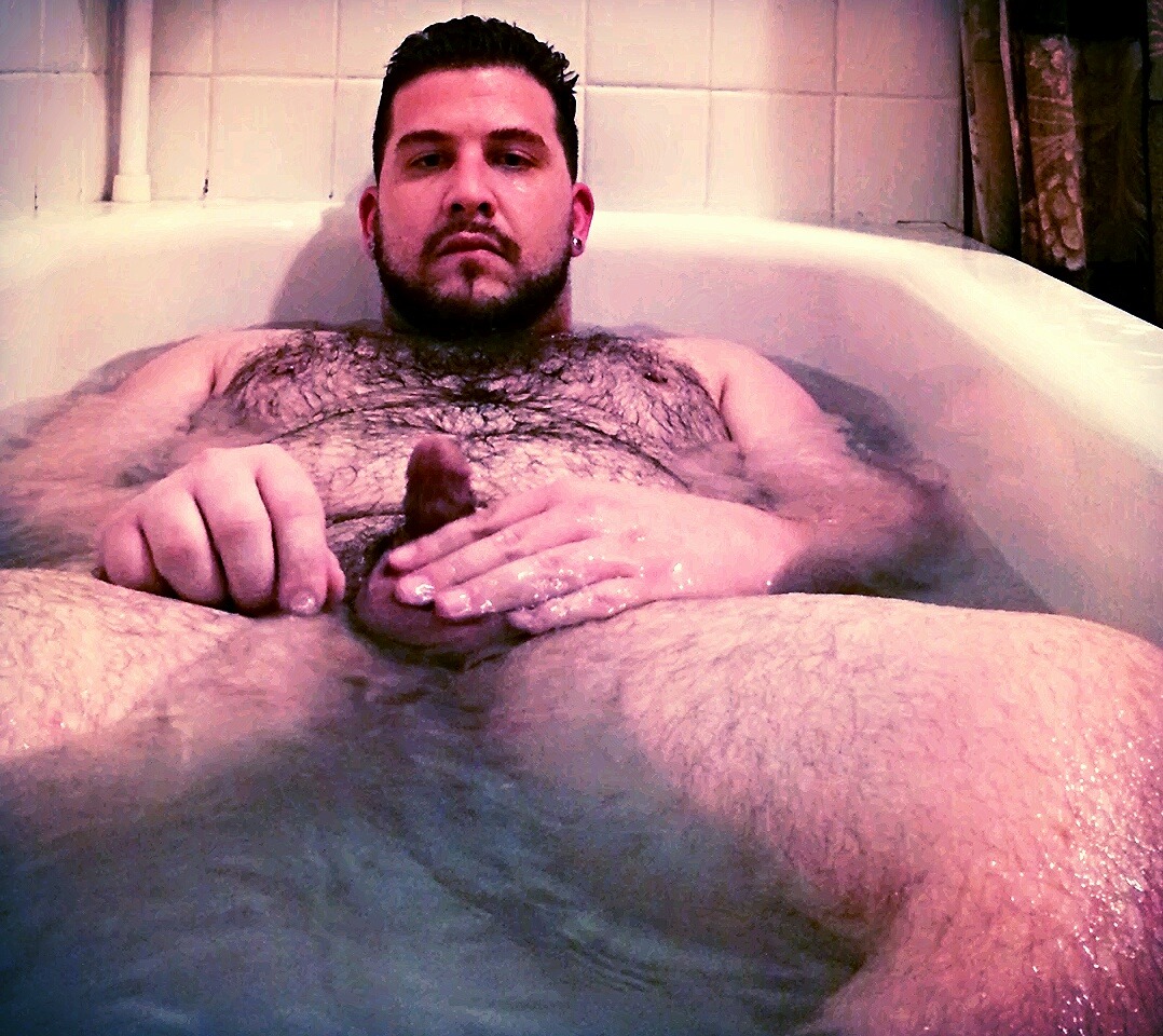 txbearguy:  lilacub81: Needed a hot soak after a long ass day