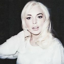 Lindsay Lohan 3/5 On We Heart It Http://Weheartit.com/Entry/110016284/Via/Fixinmaliks