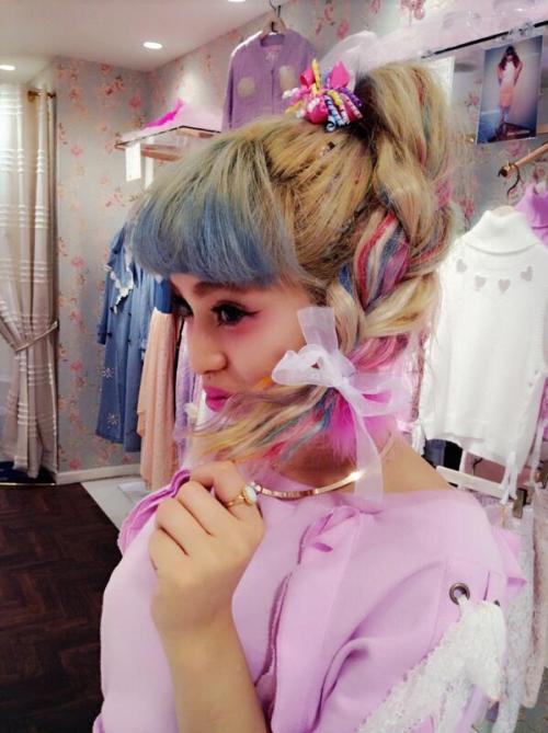 gyaru-coordinates: Brand: Swankiss Shopstaff Hair Arrangements w/ Accessories