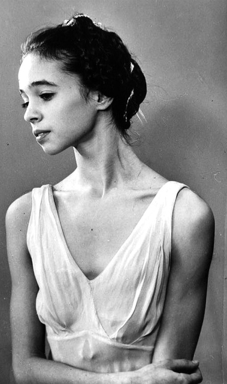 melmothblog:Happy (very belated) birthday to Diana Vishneva, pictured here as a very young Juliet. I