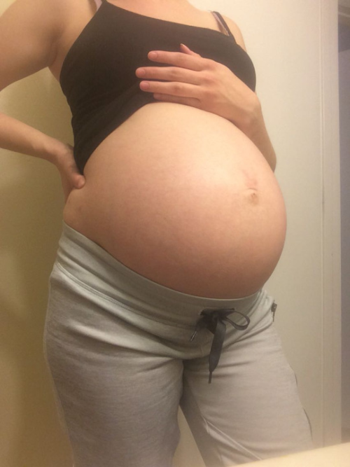 majesticsleepingbeauty: sexypregnanthotties: For more sexy pregnant girls: Follow sexypregnan