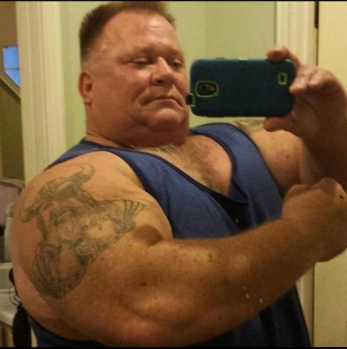 Porn Pics sukhmann:350lb strong man.