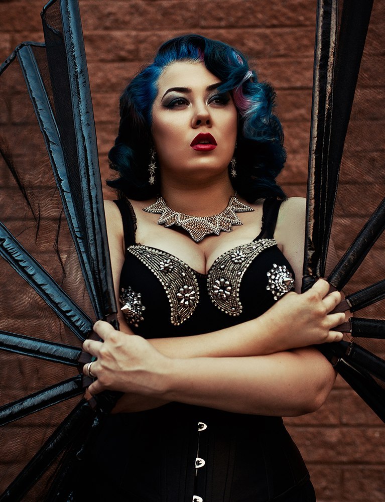 russianfamouscurves:  Russian burlesque performer Radmila Rockie Zombie .New Hair!!!!