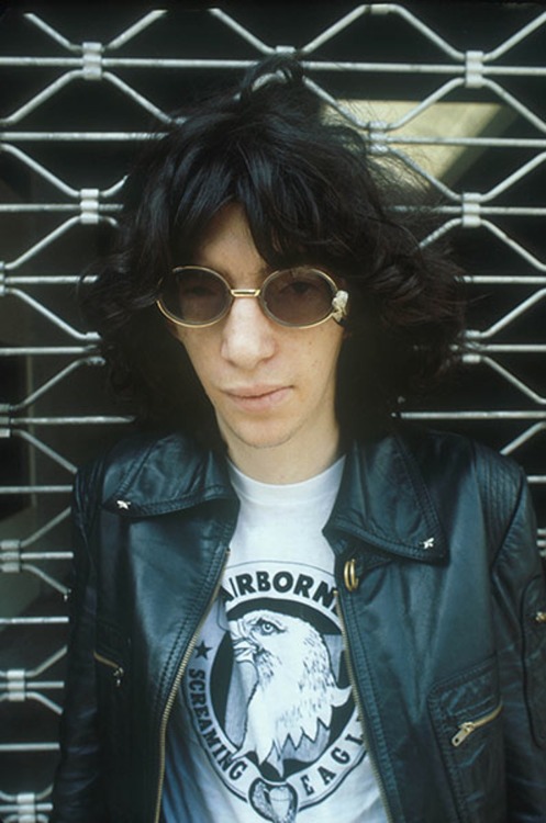 zombiesenelghetto-3: † 15 years without Joey Ramone (May 19, 1951 – April 15, 2001) †, photographed 