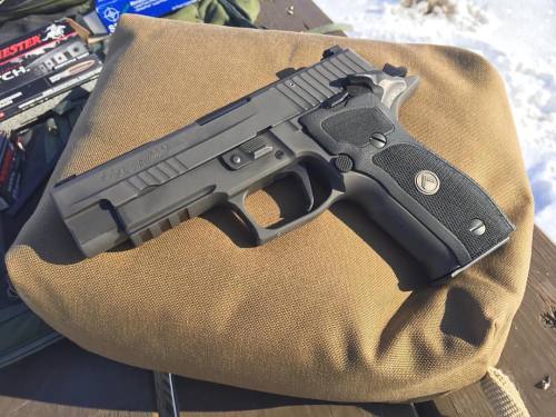 #Repost @snipersustainment a little range time in the snow on#SIGSaturday #P226 #Legion #SAO #Whenit