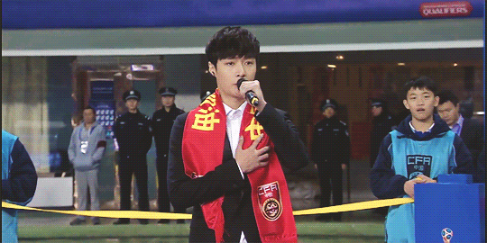 elaysium:  ”Popular group EXO’s member Zhang Yixing”Little pride singing the