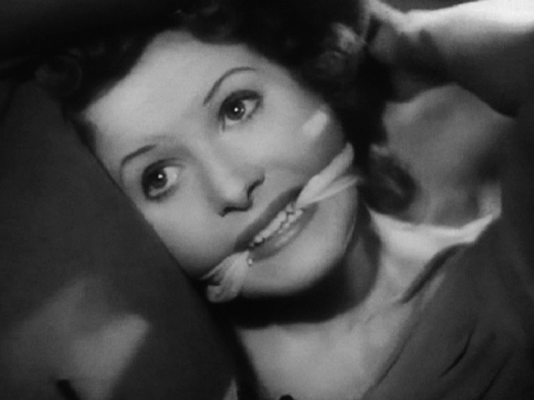 gagged-i-gag:  Maureen O’Hara