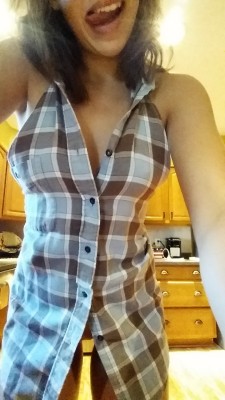 the-naughtyvirgin:  Let me cook you a Sunday dinner, then you can have me for dessert :)