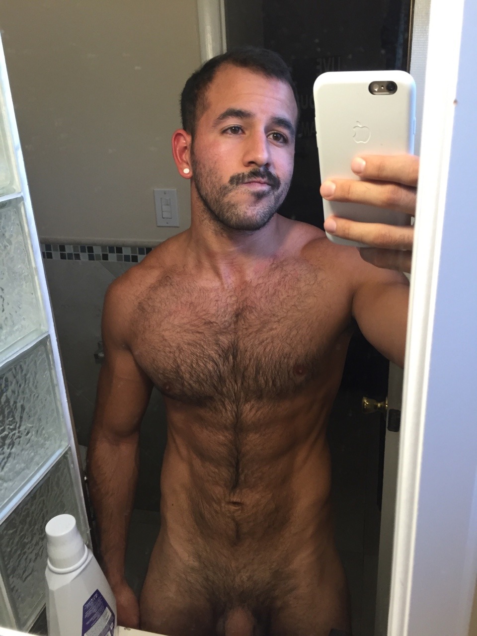 txcwbysexy:  notlorenzo:  Hairy af.  Hot AF more like it
