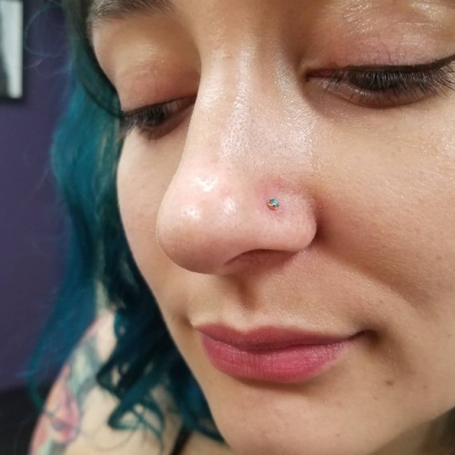 Did this really cute #nostril for @postee the mint cz looks stunning with her awesome hair color! 18