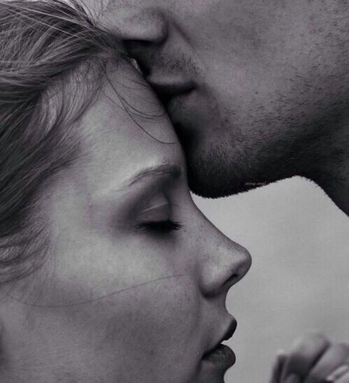 adriftinboston:  The forehead kiss melts my heart 