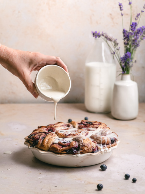 sweetoothgirl:  Blueberry Lavender Rolls  