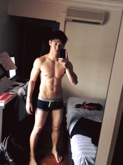 joodanjyanaiyo:  theasianinitiation:  yesplz  UNF. So fucking sexy! 