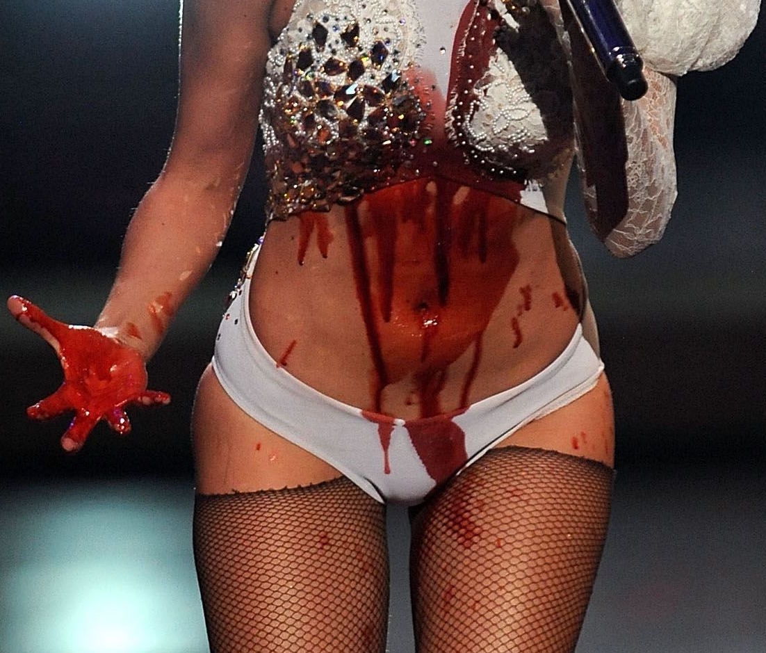 imaslave4u:Lady Gaga performing ‘Paparazzi’ at the MTV Video Music Awards (September