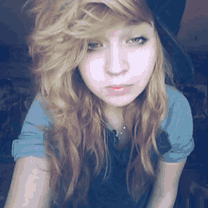 livvybear1:  oblivious-bitch:  smilebecauseitsbeautiful:  Smile & nod  Jesus Christ  >////< omfg, well hello.